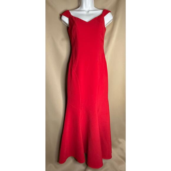Nicole Miller Red Crepe Off Shoulder Gown 0 - Picture 7 of 8